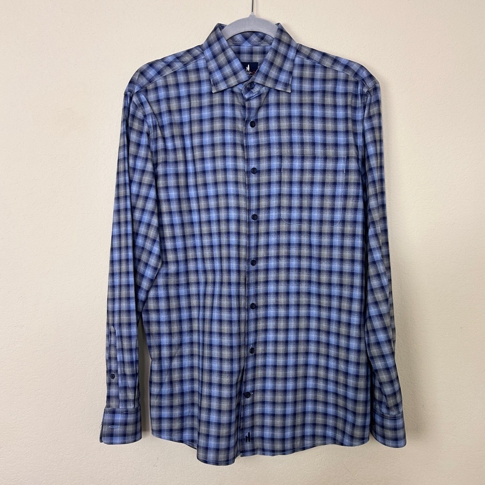 Johnnie-O Men's Wake Iver Button Up Shirt
Size Small